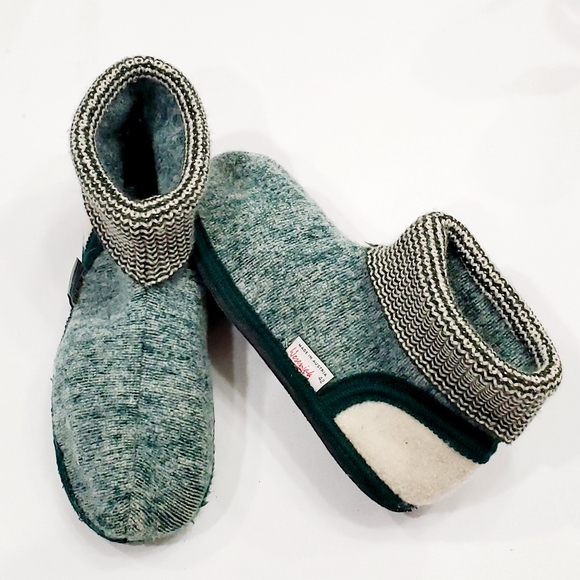 wesenjak slippers